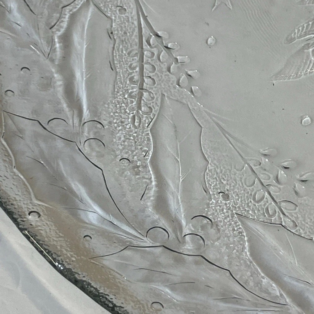 Arcoroc Holly Tree Embossed Glass Christmas Platter 13 Inch - Picture 3 of 8